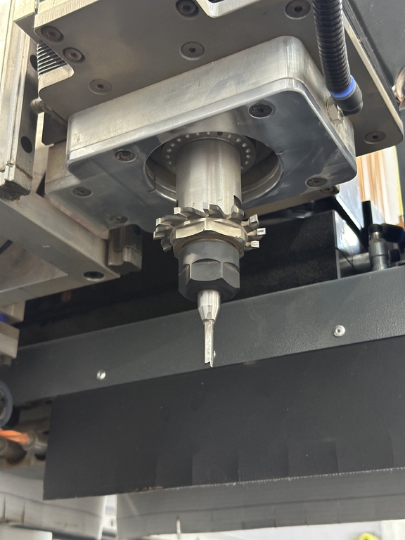 Сверлильно-присадочный станок с ЧПУ HOLD HB611CGX