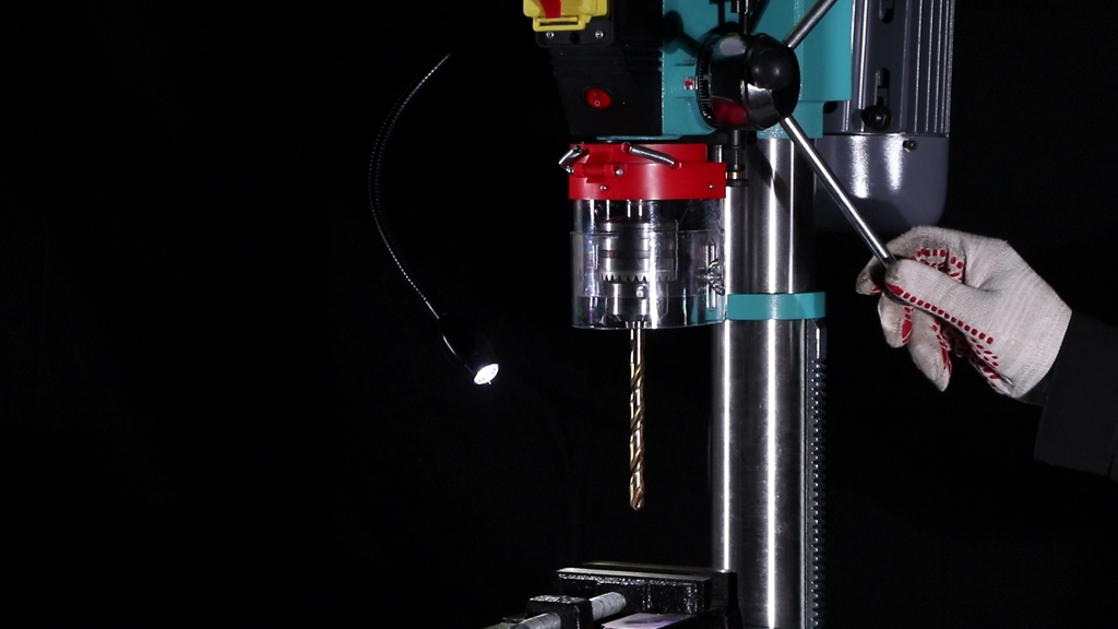 Настольный сверлильный станок AURA CM-1316/380 (10131630)