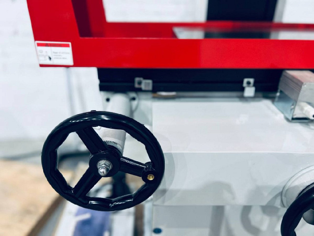 Плоскошлифовальный заточной станок c электроприводом IRONMAC 250D