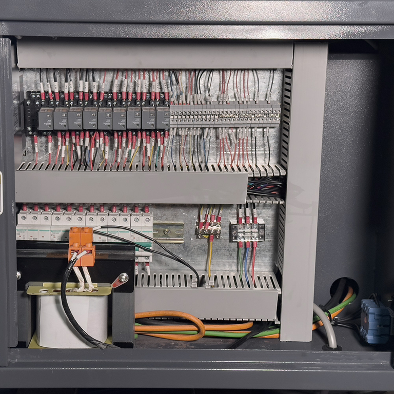 Токарный станок с ЧПУ с горизонтальной станиной Visprom SP210 CNC (38241002)