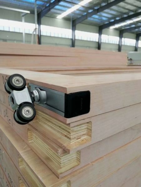 Обрабатывающий центр с ЧПУ Yuton YD-S2030