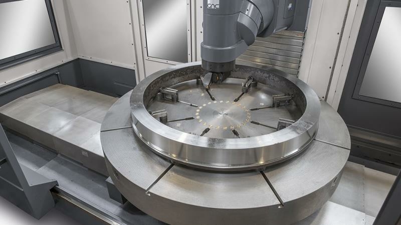 Фрезерный центр с подвижным столом Correa Performer MG 2000