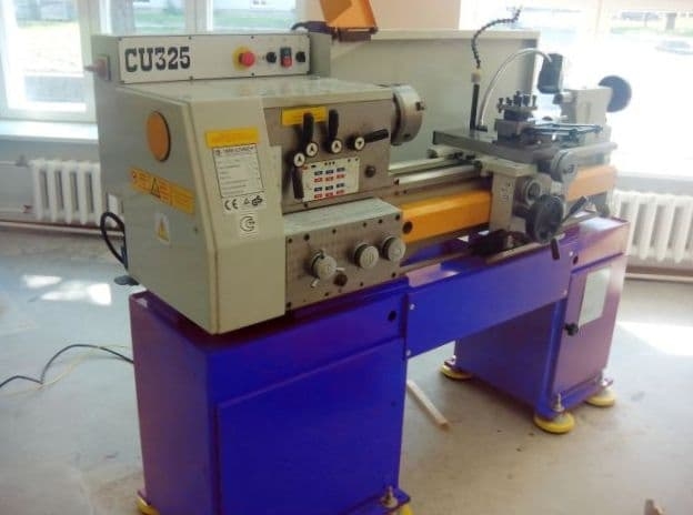 Универсальный токарный станок ZMM Sliven CU325RD/1000