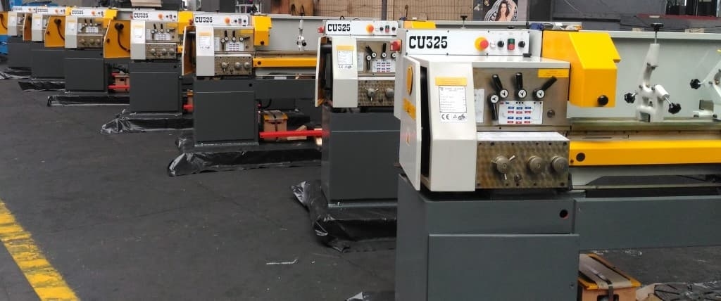 Универсальный токарный станок ZMM Sliven CU325/500