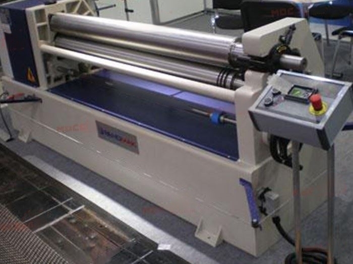 Электромеханические промышленные вальцы Bendmak CYL 130-20/4.0