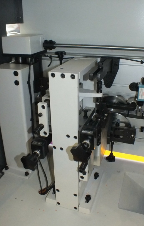 Кромкооблицовочный станок Ltt НН504