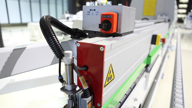 Автоматический кромкооблицовочный станок Nanxing NB4J / NB4JQ