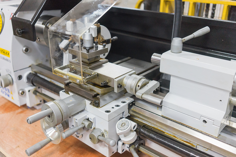 Станок токарный Stalex D280x600G