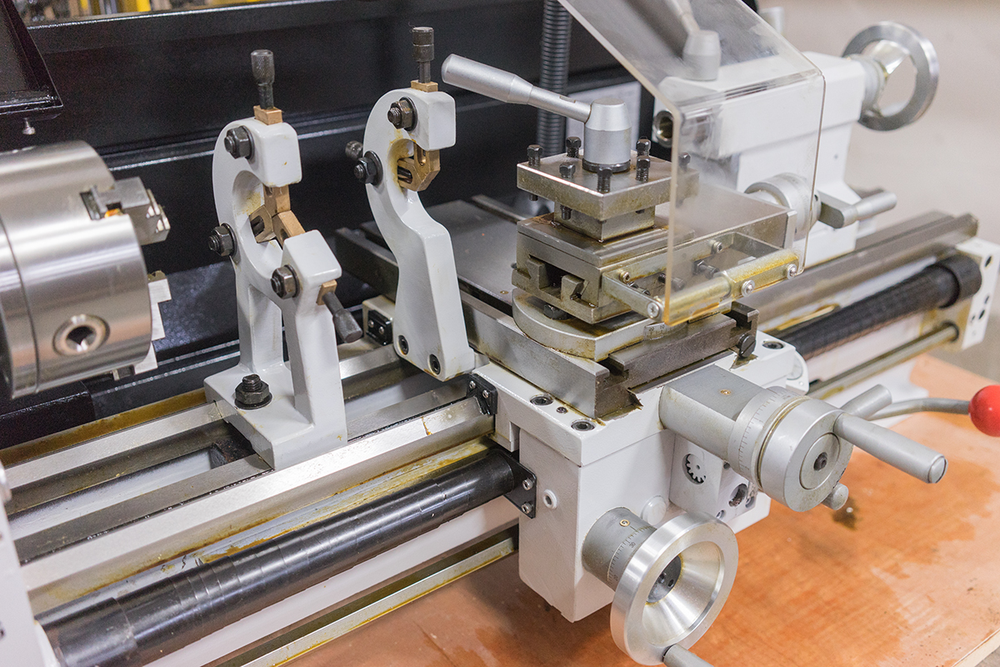 Станок токарный Stalex D280x600G