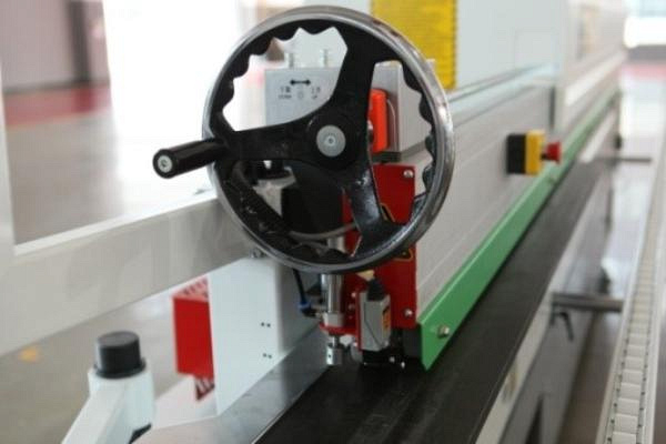 Автоматический кромкооблицовочный станок Nanxing NB7PCG
