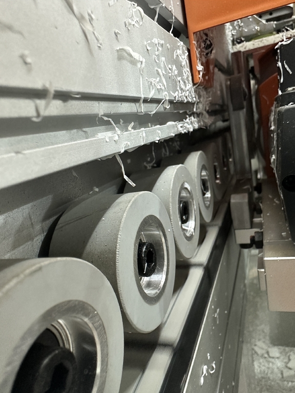 Кромкооблицовочный автоматический станок HOLD HD621JPKQSC