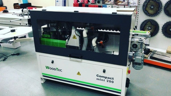 Автоматический кромкооблицовочный станок WoodTec Compact mini 200