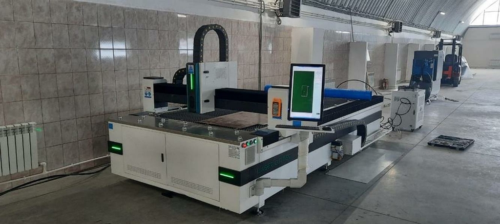 Оптоволоконный лазерный станок для резки металла MetalTec 1530 B (RECI-1000 W)