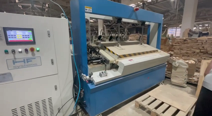 Гидравлический пресс VP-20/10TH, VP-12/08TH для производства гнуто-клееных изделий