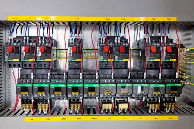 Портальные фрезерные центры SPITZEN SMG-16