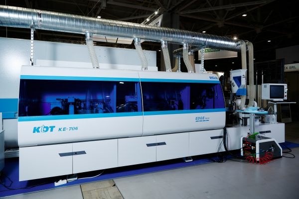 Автоматический кромкооблицовочный станок KDT KE-706