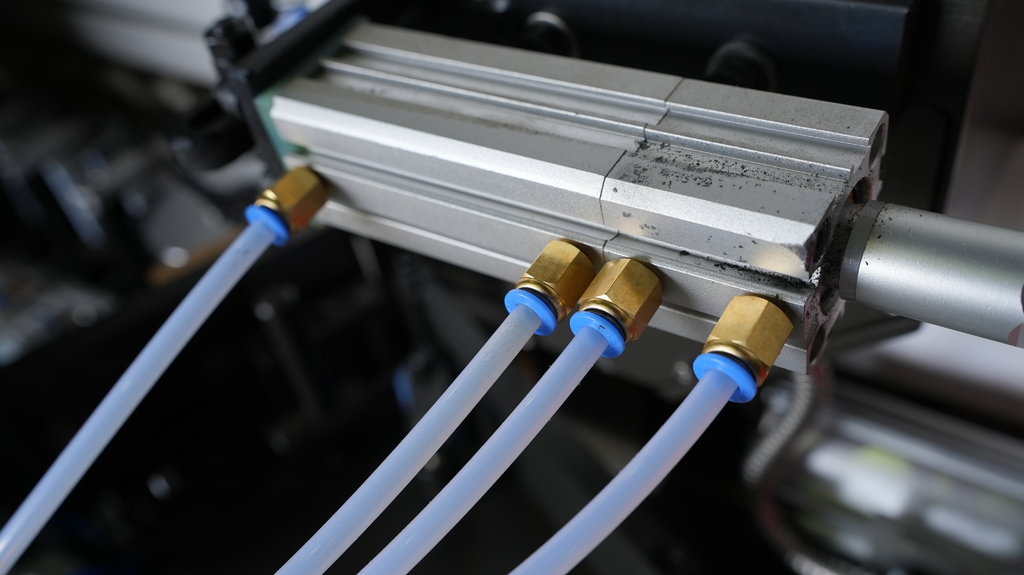 Автоматический кромкооблицовочный станок с серво-перенастройкой основных узлов ADVANTAGE 5000RF SERVO