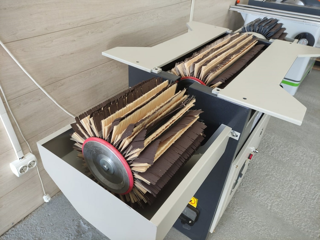 Щеточно-шлифовальный станок DELTAMACHINERY DM-S3-3