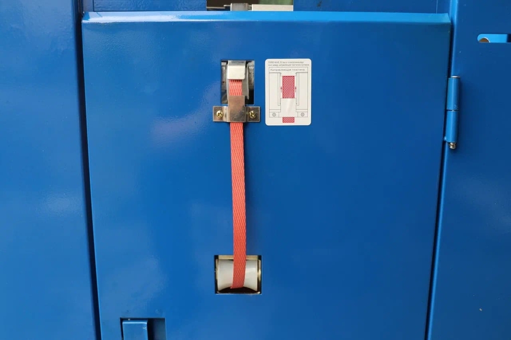 Полуавтоматическая стреппинг-машина DELTAMACHINERY DM-SM 201