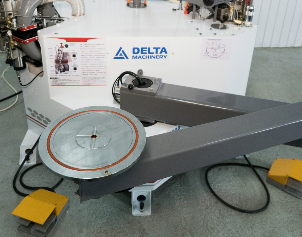 Кромкооблицовочный станок DELTAMACHINERY DM-1000