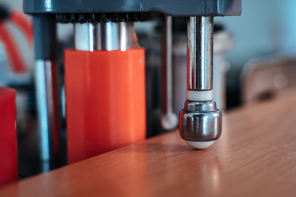 Кромкооблицовочный станок DELTAMACHINERY DM-105