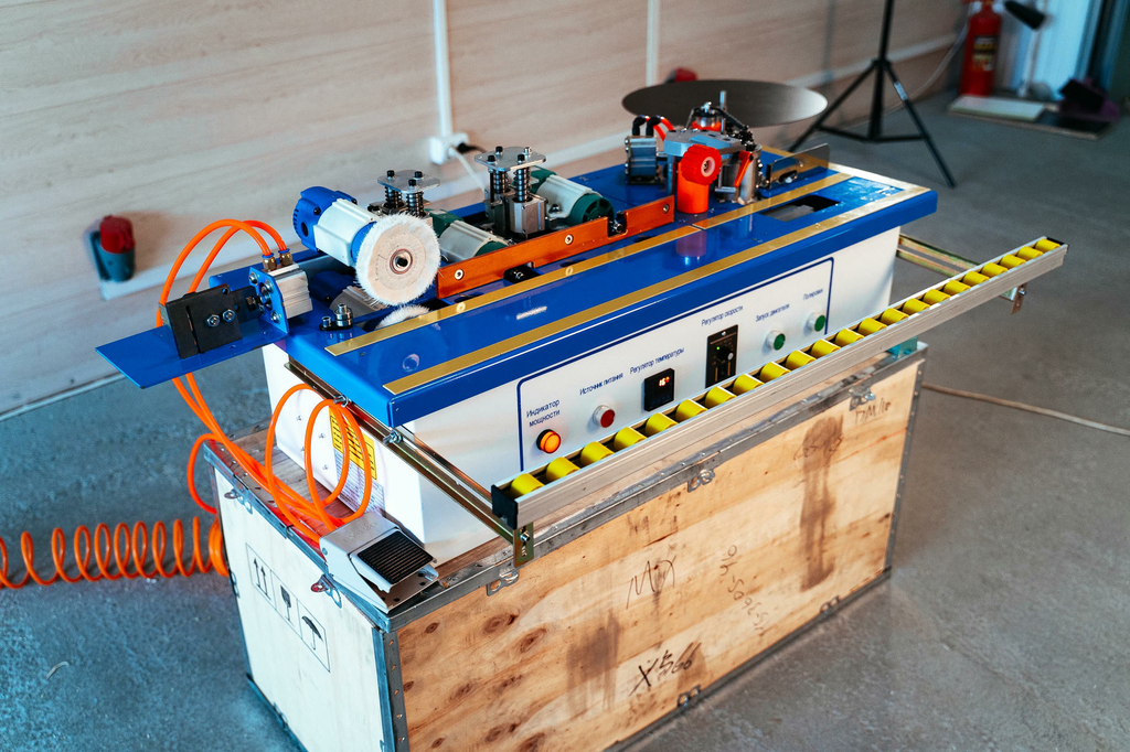 Кромкооблицовочный станок DELTAMACHINERY DM-110 S