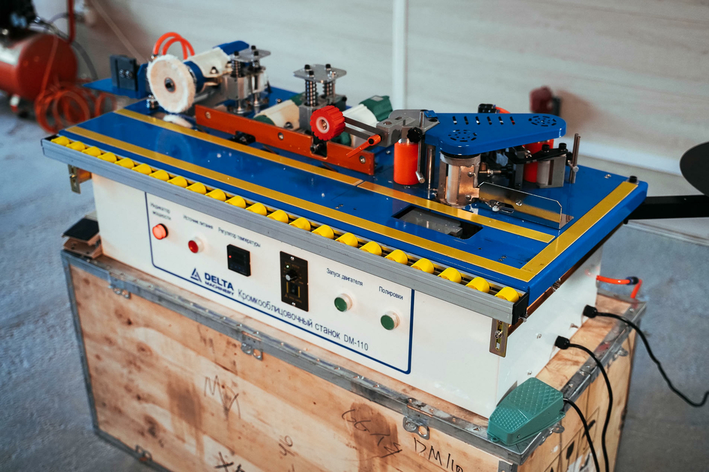 Кромкооблицовочный станок DELTAMACHINERY DM-110 S