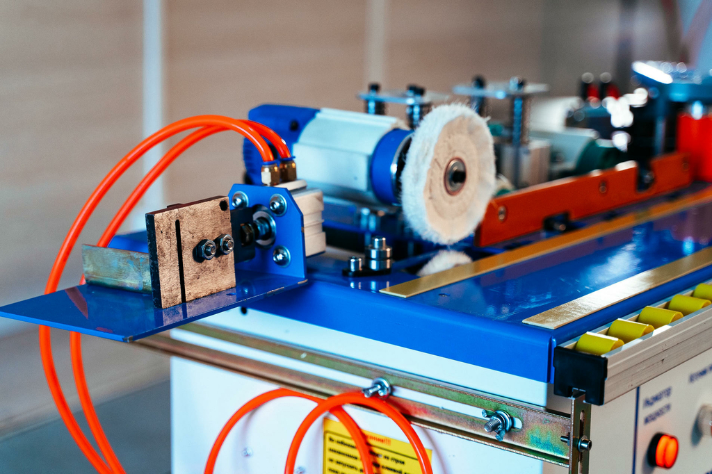 Кромкооблицовочный станок DELTAMACHINERY DM-110 S