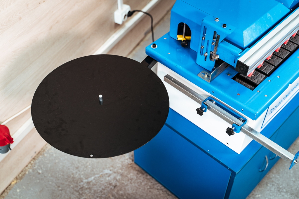 Кромкооблицовочный станок DELTAMACHINERY DM-111