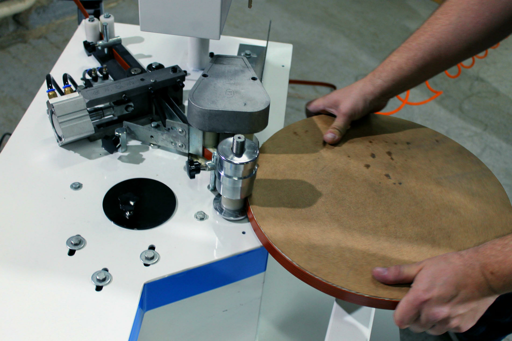 Кромкооблицовочный станок DELTAMACHINERY DM-115