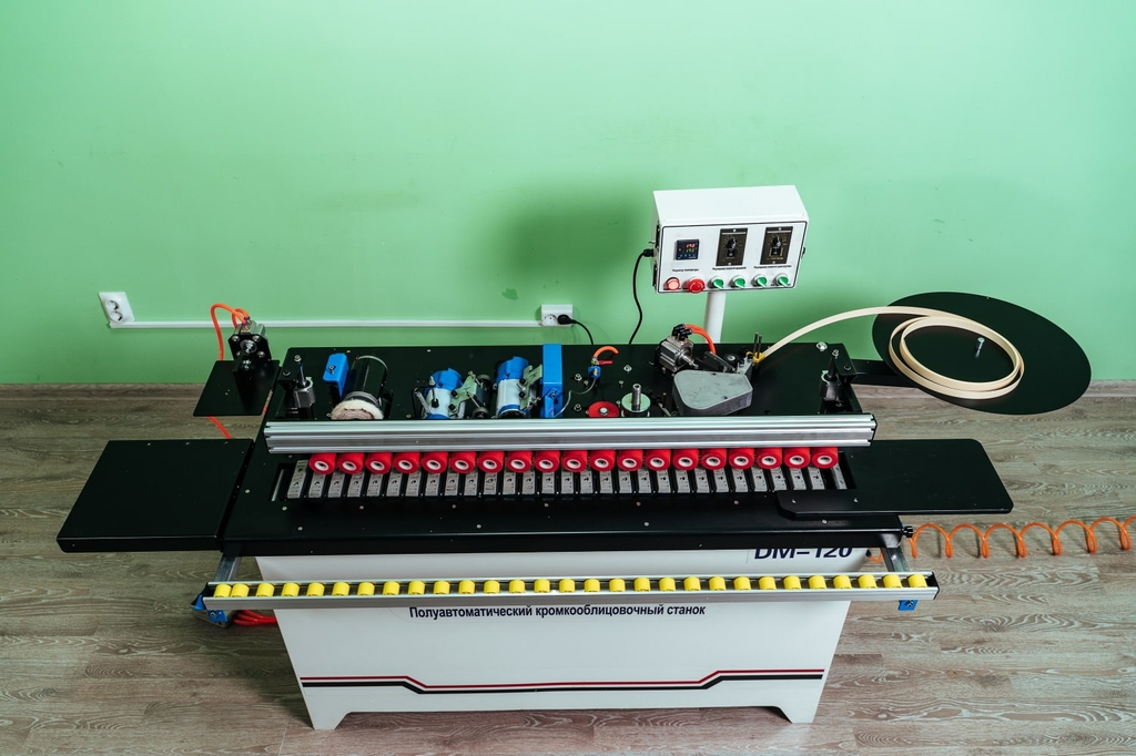 Кромкооблицовочный станок DELTAMACHINERY DM-120 S