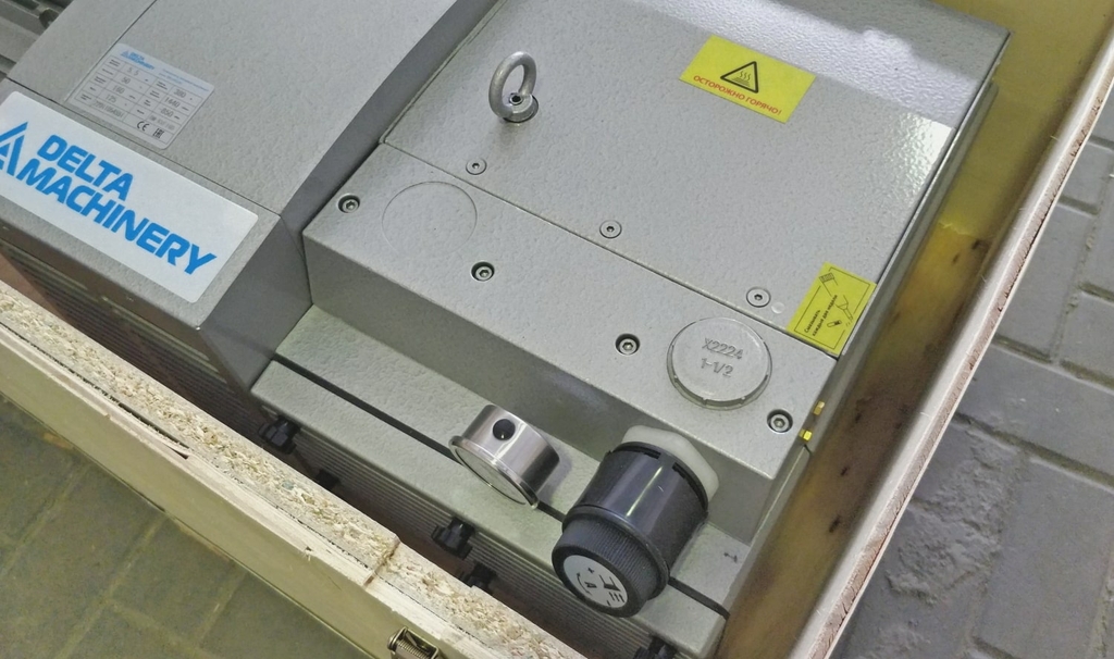 Пластинчато-роторный вакуумный насос DELTAMACHINERY DM-KVF160