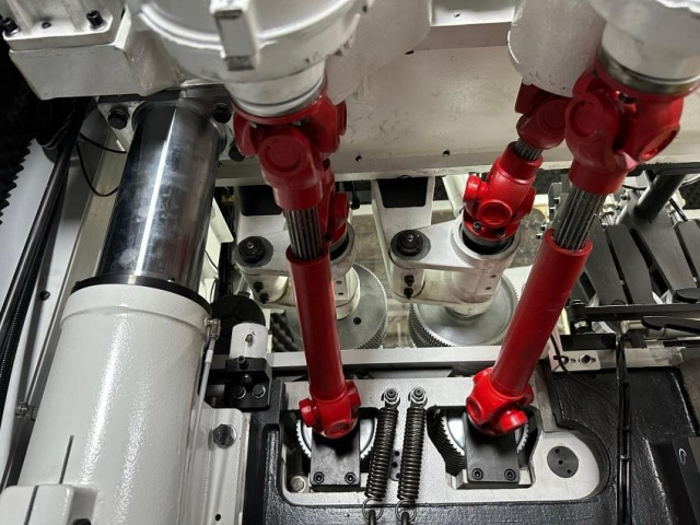 Четырехсторонний продольно-фрезерный станок QUADRO 726 SAW Ultra