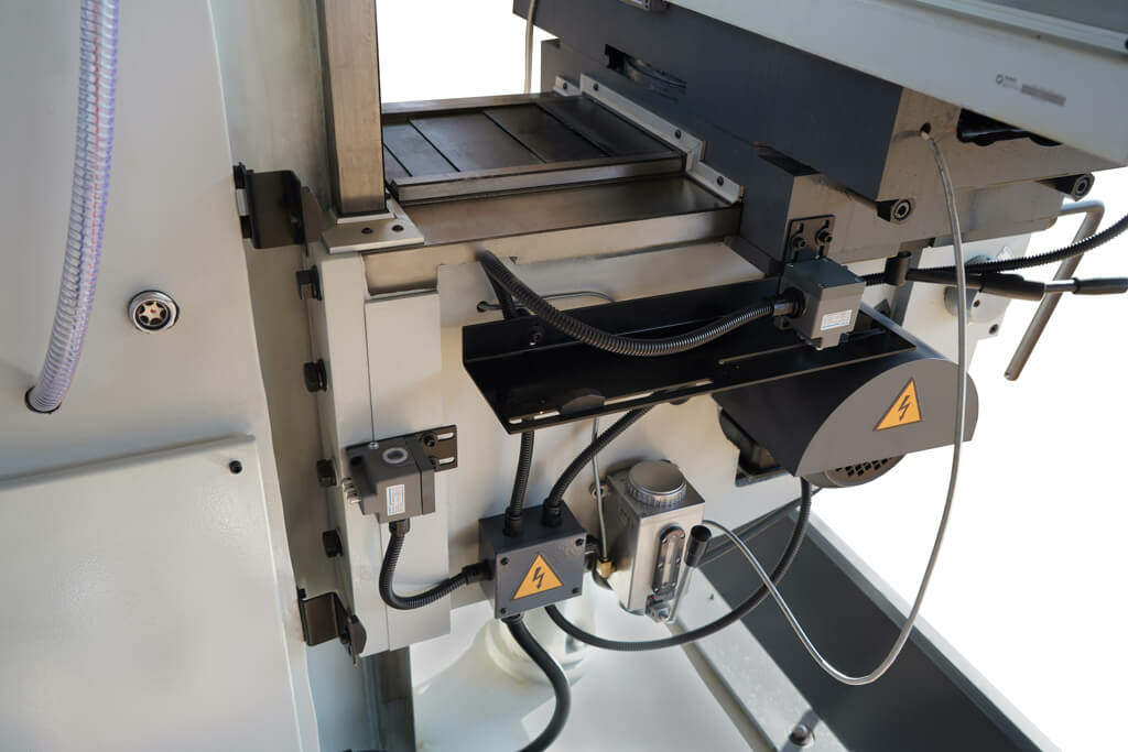 Фрезерный универсальный станок Metal Master DMM-200 DRO