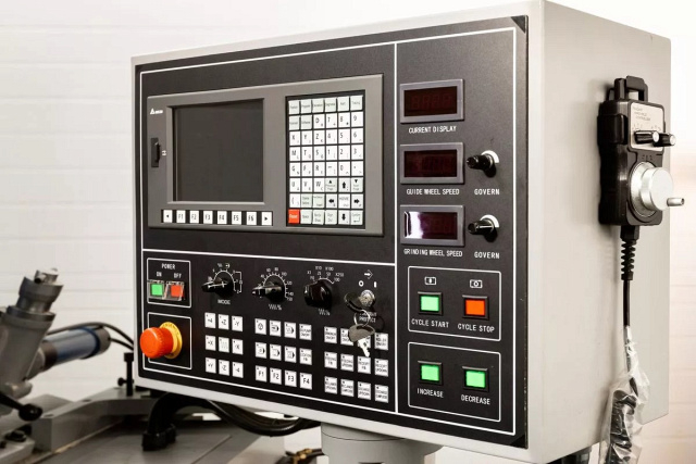 Бесцентрово-шлифовальные станки UNIVEQ UCG-3015 NC3