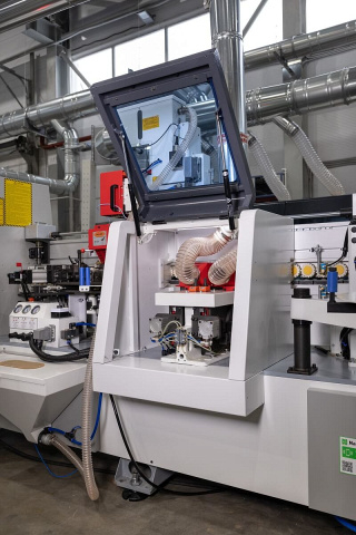 Автоматический кромкооблицовочный станок Nanxing NB8СJQVKL