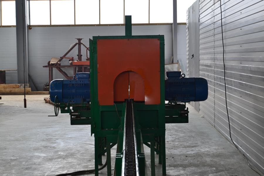 СТАНОК ДЛЯ РАСПИЛОВКИ ТОНКОМЕРНЫХ БРЕВЕН «МАМОНТ»