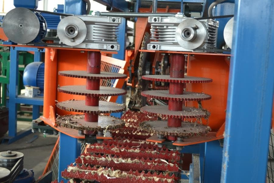 Станок дисковый двухвальный бревнопильный с гусеничной подачей СБГ-480