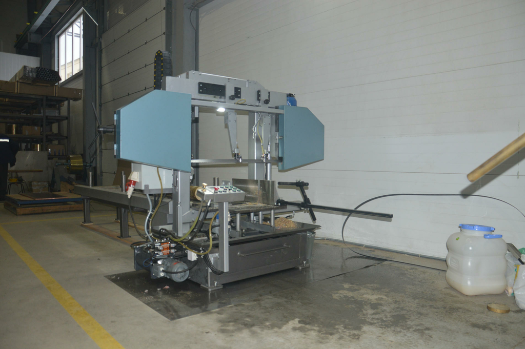 Двухстоечный ленточнопильный станок Флагман СЛ-450