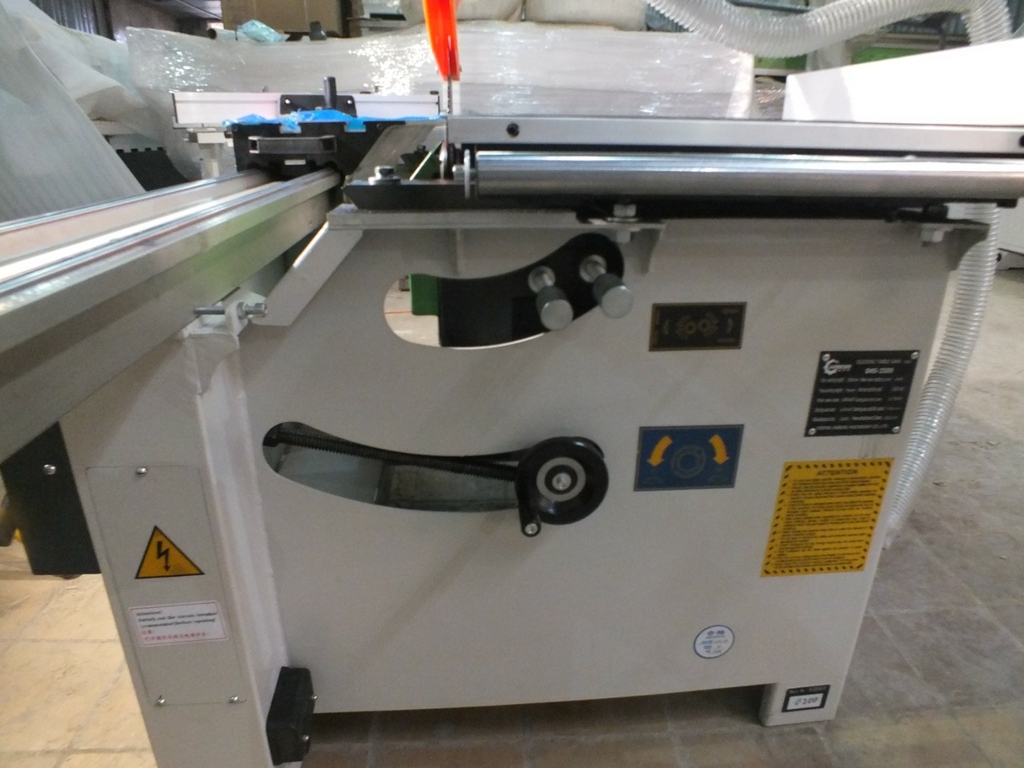 Форматно-раскроечный станок Ltt Y90-2