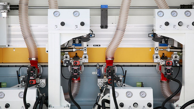 Двухсторонний кромкооблицовочный станок Nanxing NB7CS2IIP