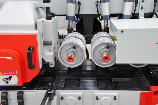 Двухсторонний продольно-фрезерный станок QUADRO 320SAW TARUKI