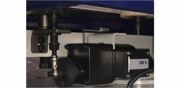 Односторонний шлифовальный станок проходного типа для криволинейных и прямолинейных брусковых деталей, мод. LIGA GB-800A