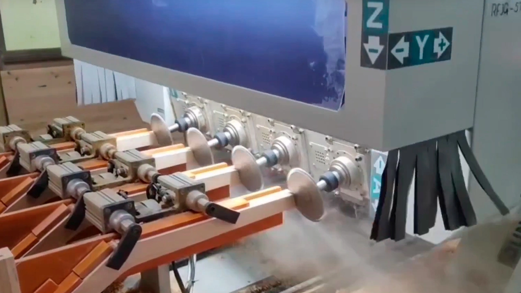 Пятиосевой обрабатывающий центр с ЧПУ JUNRAN JR-5013A