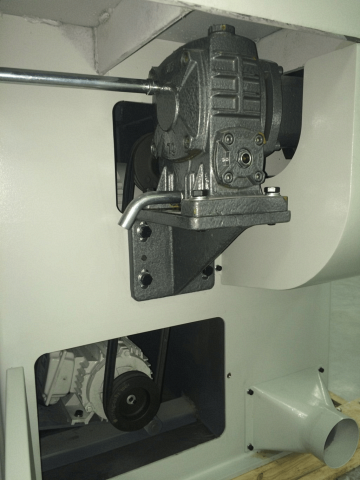 Круглопильный (прирезной) станок с автоподачей QUADRO MJ 153i