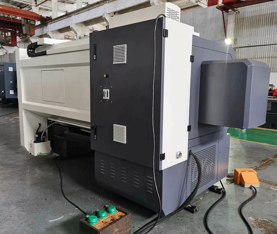 Токарный станок с ЧПУ 50/1000F