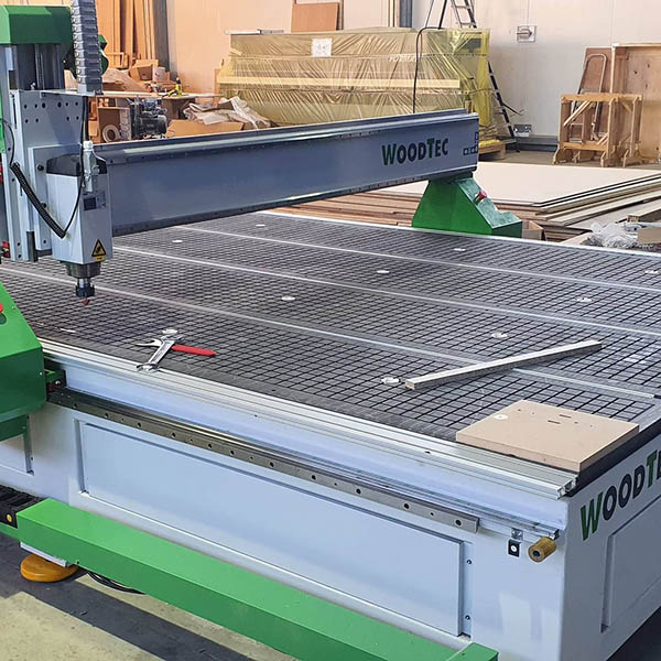 Фрезерно-гравировальный станок с чпу WoodTec H 2040