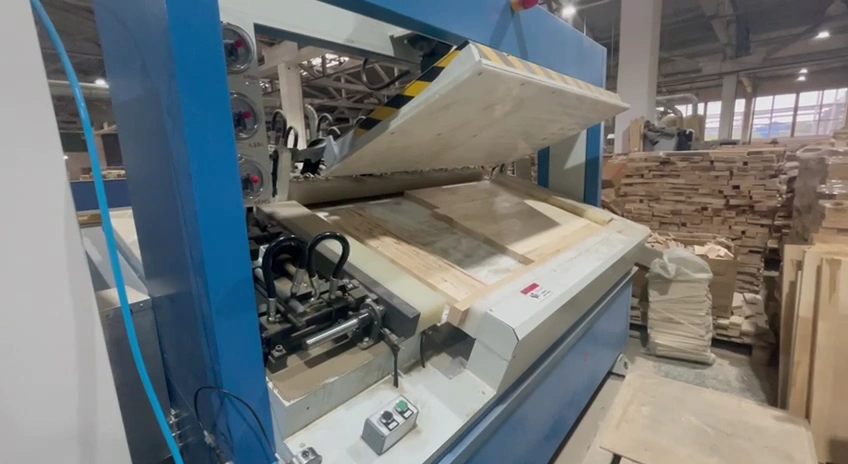 Гидравлический пресс VP-20/10TH, VP-12/08TH для производства гнуто-клееных изделий