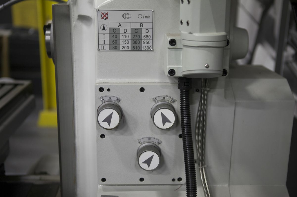 Универсально-фрезерный станок STALEX MUF65 DRO