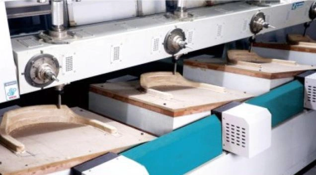 Пятиосевой обрабатывающий центр с 4 поворотными вакуумными столами JUNRAN JR-8080-4×4T